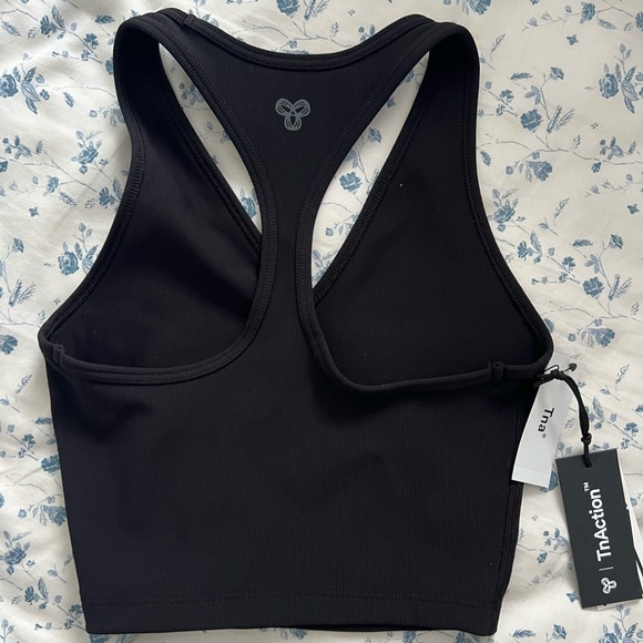 Aritzia TNA Slick Tone Crop Top Active 2XS NWT Black - Picture 2 of 3